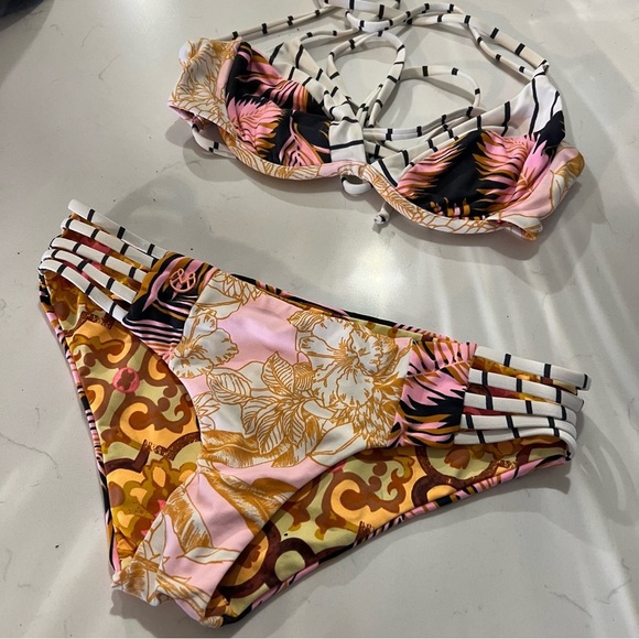 Maaji Reversible Bikini - Pink and Black - Picture 6 of 6